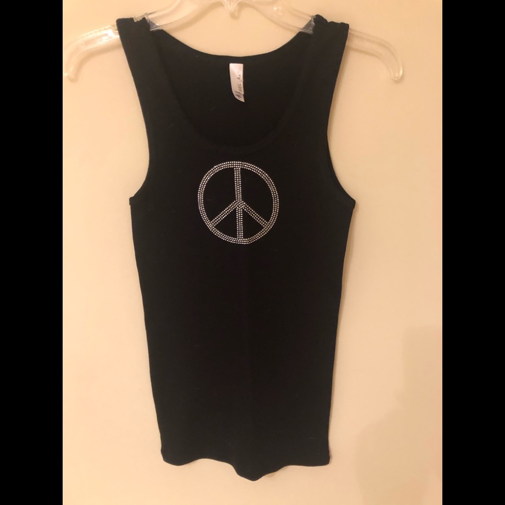 Black peace sign tee-shirt